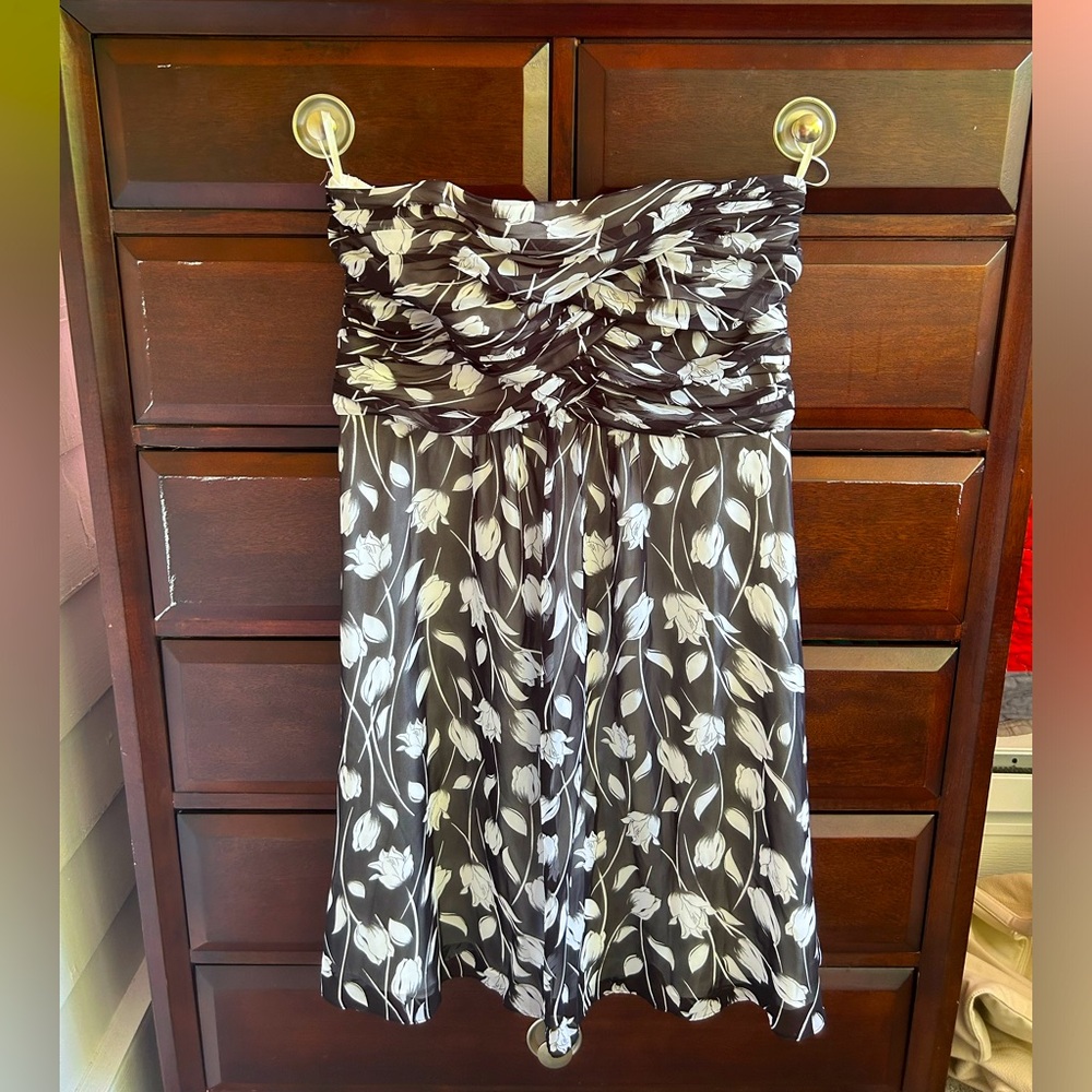 White House Black Market Floral Strapless Dress